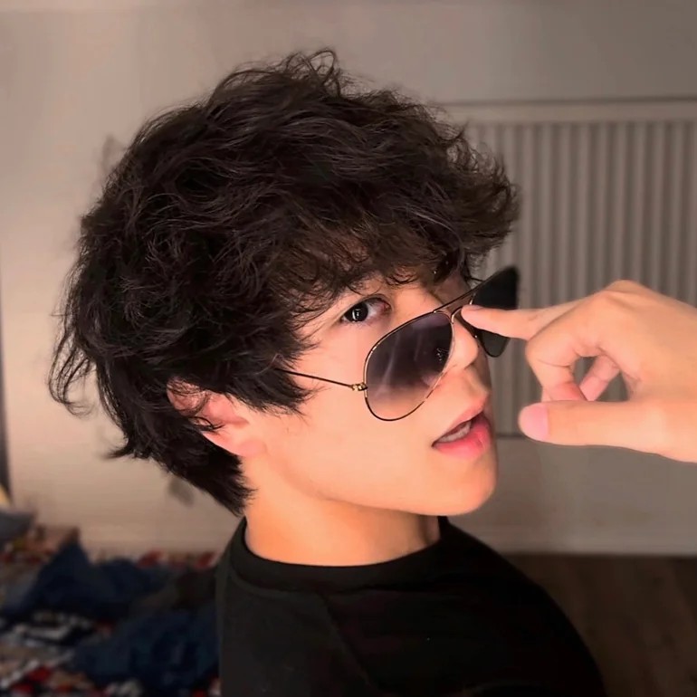 Aleks Le